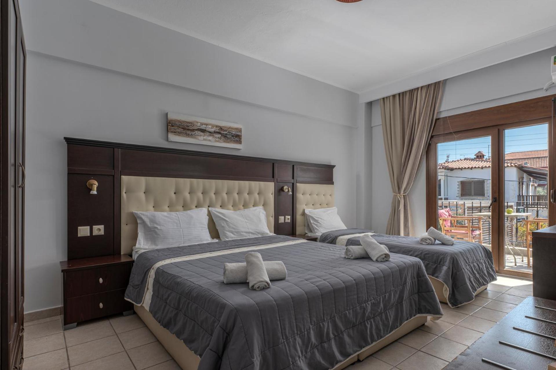Adonis Hotel Pefkochori Habitación foto